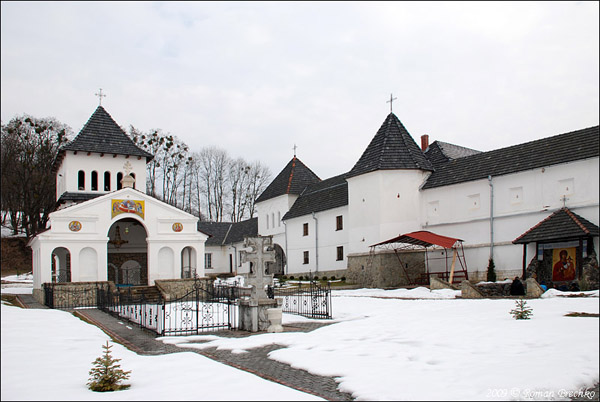 Унів. У молитві і праці. Унів. У молитві і праці.